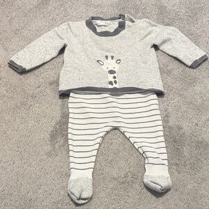 Mayoral Gray and White Giraffe Matching Set
